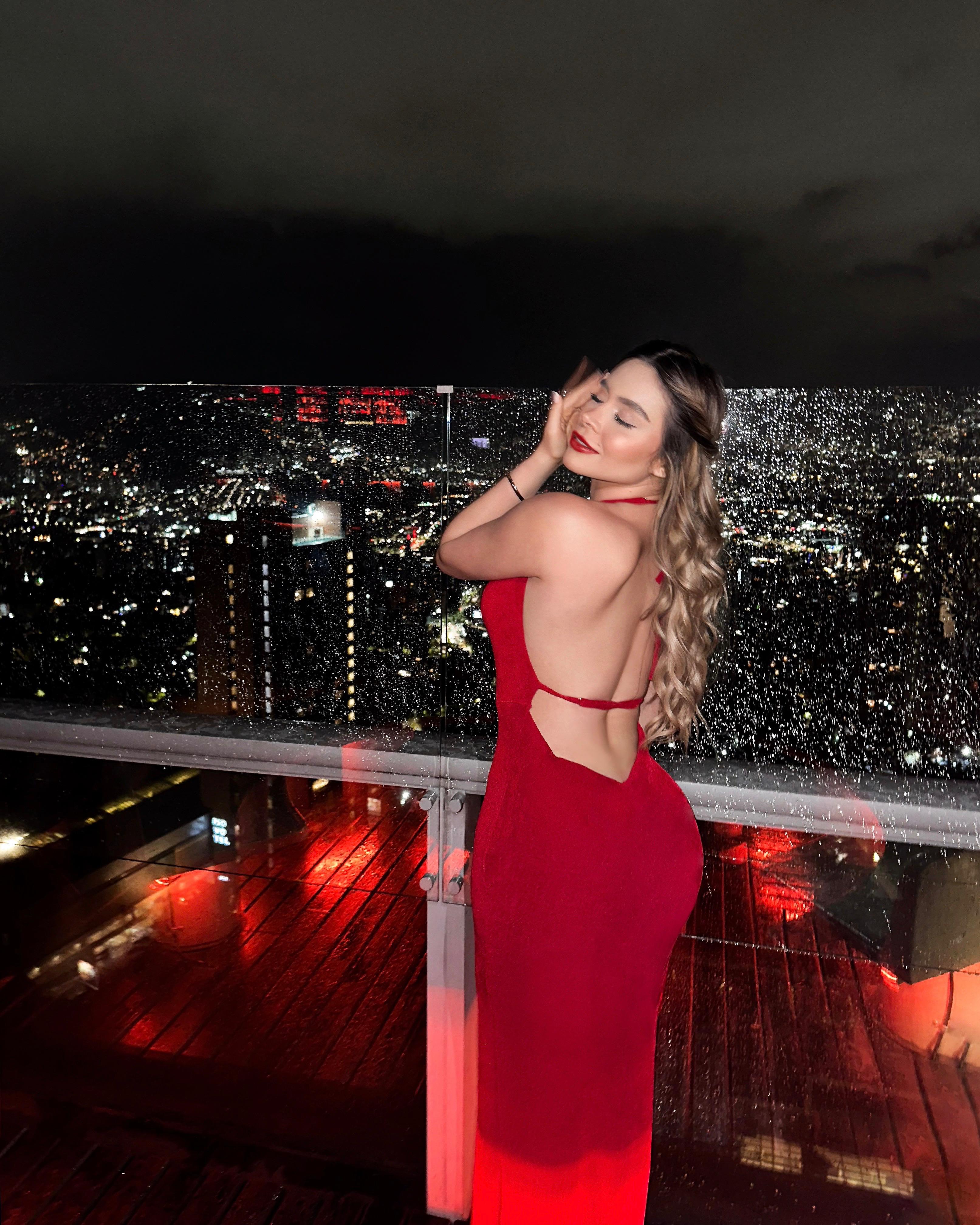 Escort - VICKY - Ibiza Tops